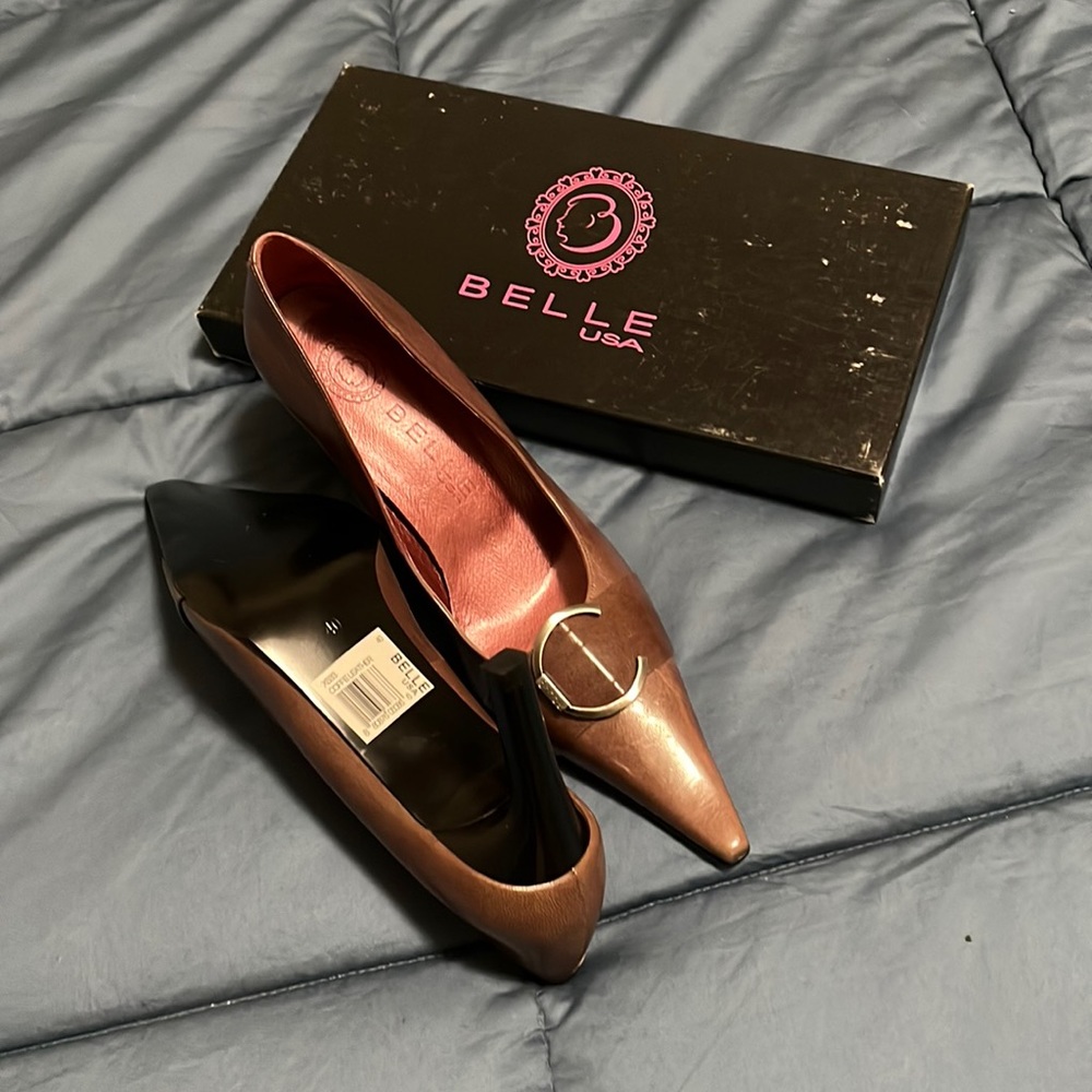 Belle USA Coffee Leather Pumps size 40 . Excellent condition, never worn.